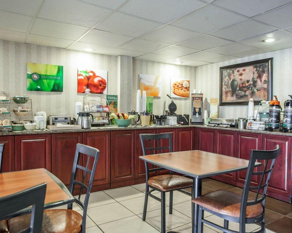Quality Inn Aurora - Naperville Area Екстериор снимка