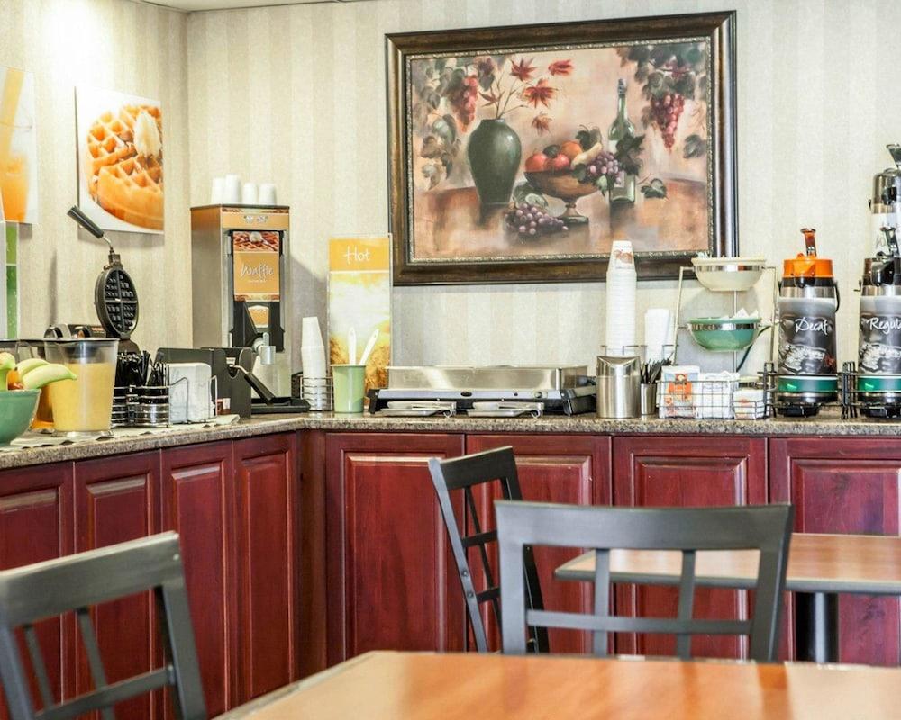 Quality Inn Aurora - Naperville Area Екстериор снимка